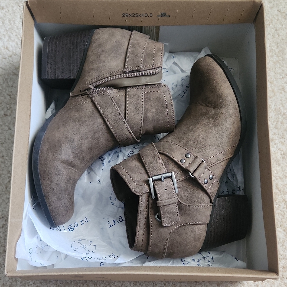 Indigo Rd. Women's Brown Ankle Boots